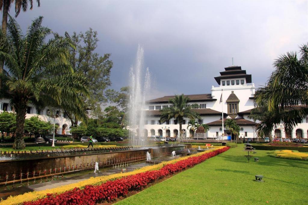 The Silk At Dago Boutique Hotel Bandung Exterior foto
